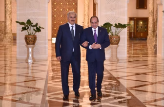 مشاورات بين السيسي وحفتر بشأن السودان