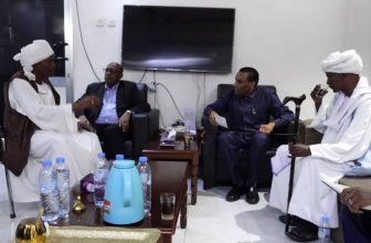 توجيهات بالسماح بتخليص البضائع المكدّسة بميناء عثمان دقنة