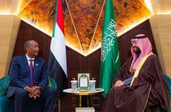 وكيل الخارجية السودانية يكشف تفاصيل زيارة البرهان للسعودية