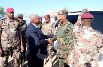 البرهان يصدر توجيهًا بشأن الأوراق الثبوتية للمواطنين