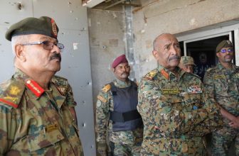 البرهان يتفقّد الوزارات والمؤسسات الخدمية في الخرطوم