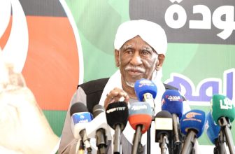 زعيم الأنصار يعلن أسباب العودة إلى السودان