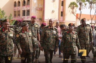 البرهان يتفقّد السلاح الطبي ويقف على مستوى الخدمات