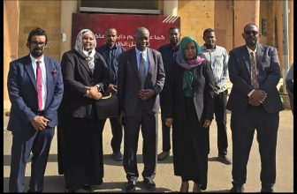 الرئيس التنفيذي لبنك الخرطوم يجري جولة تفقدية لمقر رئاسة البنك و17 فرعا