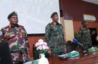 البرهان يعلنها: مصممون على إنهاء التمرد