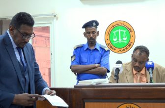 بينهم قائد الميليشيا وحمدوك..انعقاد أولى جلسات محاكمة 201 متهمًا