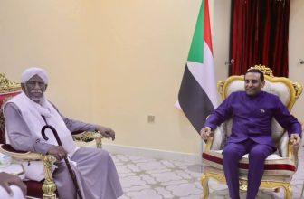 كامل إدريس يمتدح مواقف قيادات هيئة شؤون الأنصار في جمع الصف الوطني