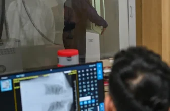 إشارات لا تتجاهلها..متى تكون آلام الصدر مؤشرا خطيرا؟