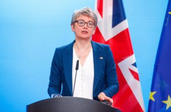 دعوة بريطانية جديدة بشأن توريد الأسلحة في السودان