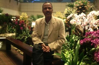 د.ابراهيم الصديق على يكتب: *(الرزيقي ) موسوعي المعرفة : رجل لا يخالفك الرأى  ، ولكنه يقنعك بخطل منظورك..*