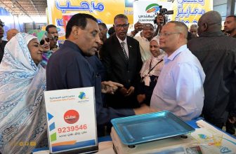رئيس الوزراء في”معرض صُنع في السودان”:  يُمثل مخزون العالم كله