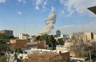 لماذا هاجمت إسرائيل إيران نهارًا يوم السبت؟