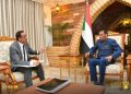 كامل إدريس يتلقى تقريرًا بشأن الأوضاع في الجامعات السودانية