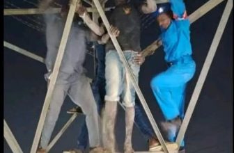 صعد في برج كهرباء..مواطن يثير جدلاً في أمدرمان