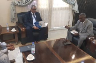 وزير الزراعة يبحث ملف الموسم الصيفي في اجتماعٍ موسّع