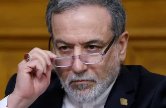 تقارير: وزير الخارجية الإيراني يصل إلى إسلام اباد اليوم