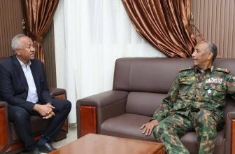 زيارة للبرهان.. ومدير كهرباء الخرطوم يزف خبرًا سارًا