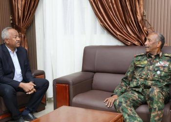 زيارة للبرهان.. ومدير كهرباء الخرطوم يزف خبرًا سارًا