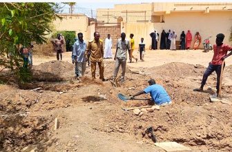 الخرطوم..استئناف نقل ودفن رفاة شهداء معركة الكرامة