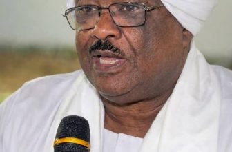 معتصم عباس يكتب: فضل محمد خير ومبادرة “أراهم بعناية”: مسيرة عطاء مستمرة في السودان