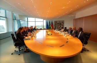 الاتحاد الإفريقي يدعو إلى وقف فوري لإطلاق النار في السودان