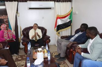 صحة الخرطوم تناقش ترتيبات إعادة تشغيل المستشفى الصيني