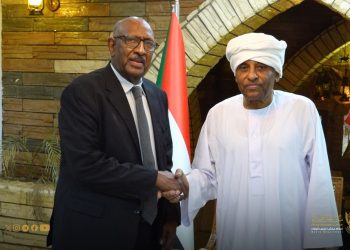 بعد مشاورات مع كامل إدريس..رئيس هيئة النزاهة والشفافية يكشف تفاصيل مهمة