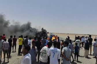 السودان.. إغلاق طريق حيوي بسبب انقطاع الكهرباء