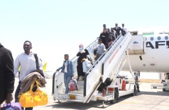 وصول 166 مواطنًا سودانيًا من ليبيا إلى بورتسودان