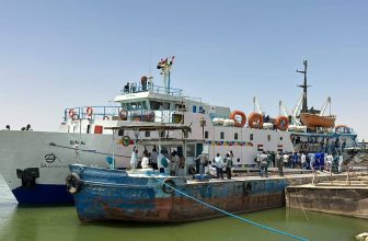 ضمن العودة الطوعية.. وادي حلفا تستقبل 580 مواطنا عبر الباخرة “سيناء”