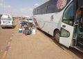 أسر سودانية تعود طوعياً من أسوان إلى السودان برًا