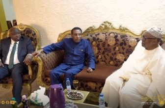 رئيس الوزراء يسجل زيارة إجتماعية للهرم الإعلامي  علي شمو