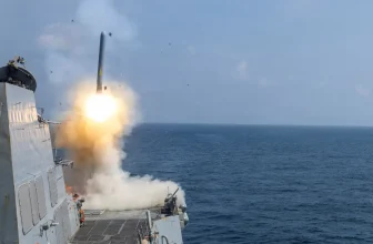 ردا على إطلاقها مسيرات..أمريكا تهاجم مواقع في إيران
