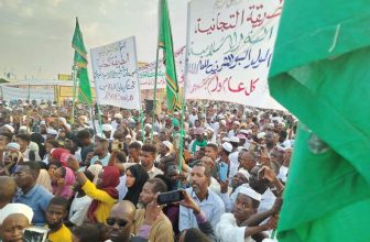 بعد غياب.. زفة المولد تعود إلى شوارع الخرطوم