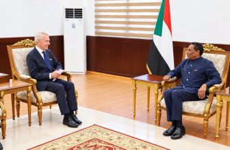 رئيس الوزراء يقدّم إحاطة شاملة لمبعوث الأمم المتحدة للسودان