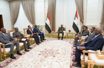 البرهان يلتقي وفد منظمة المؤتمر الدولي لإقليم البحيرات العظمى