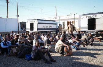 ليبيا تعلن يعلن ترحيل 174 مهاجرًا سودانيًا