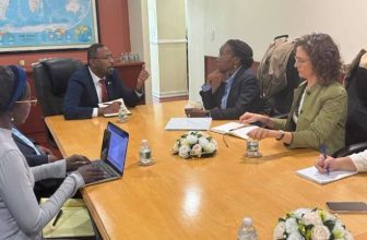 أمجد فريد: بحثت ملف السلام في السودان مع مجموعة الأزمات الدولية
