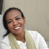 نقابة الصحفيين السودانيين تهنئ الصحفية شمائل النور