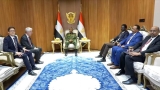 البرهان يخطر وفد برلماني فرنسي برسالة مهمة