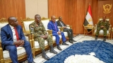 البرهان: حريصون على تعزيز علاقتنا مع أوغندا