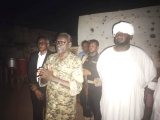والي الخرطوم يتفقد مواطني الجموعية..