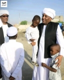 في يوم العيد.. رئيس الوزراء يتفقد النازحين ببورتسودان..