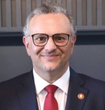 مستشار ترامب يُغرد مرة أخرى بشأن الفاشر..