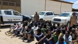 وفاة سودانيين وإنقاذ عشرات المهاجرين في عمق الصحراء