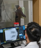 إشارات لا تتجاهلها..متى تكون آلام الصدر مؤشرا خطيرا؟