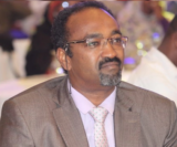 مزمل أبو القاسم يروي لـ «المنبر 24 »  خَبَايَا  المٌكالمة الهاتفية