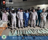 وزير الداخلية يقف على أكبر ضبطية للسلاح بالبحر الأحمر